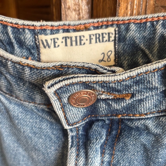 Free People Classic Denim Boyfriend Jeans 👖 - Picture 2 of 5